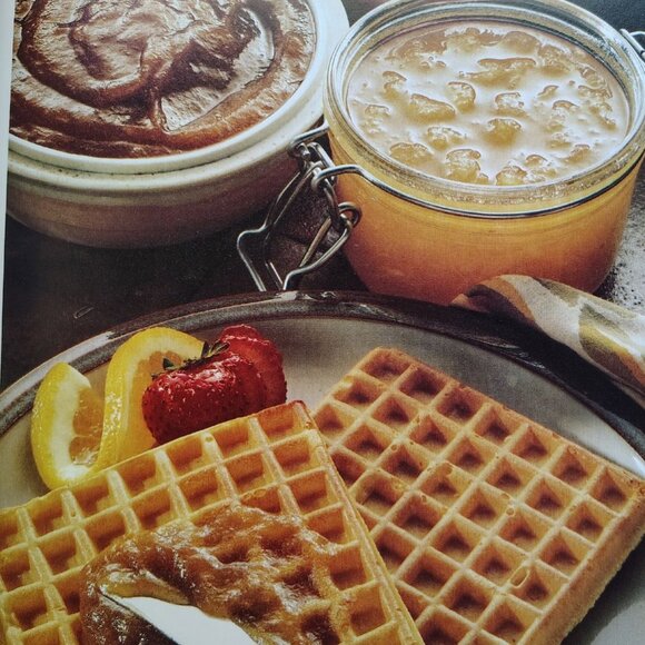 LAND O LAKES TREASURY OF COUNTRY HERITAGE MEALS & MENUS - Picture 5 of 10